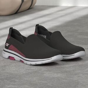 Skechers Go Walk 5 Women's Size 7 Black Pink Slip On Walking Shoes Goga Mat